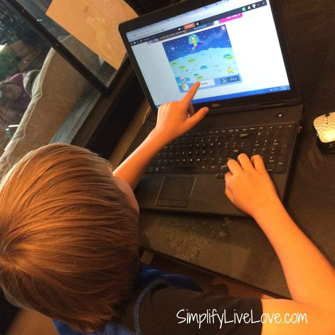 5 Fun Ways to Beat Summer Learning Loss #ad #SmarterSummer #IC from {simplifylivelove.com}