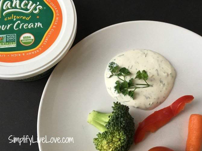 5 minute homemade healthy veggie dip with sour cream and dill. Delicious way to increase vegetable consumption.