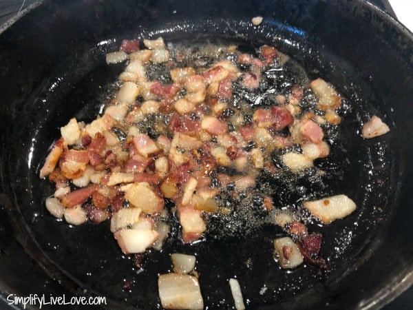 cooking bacon in cast iron