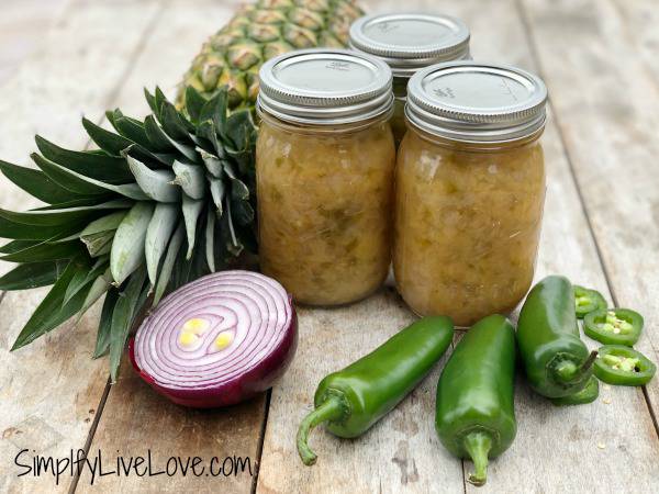 pineapple jalapeno relish and ingredients