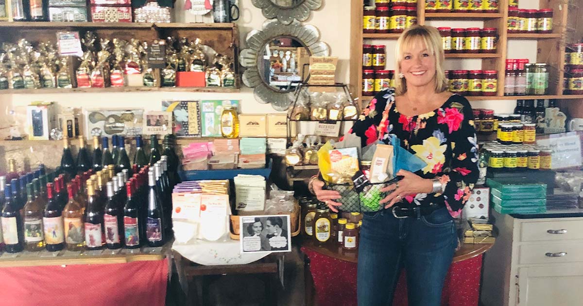 Shop Local & Online to Support Iowa Artisans & Farmers - Simplify, Live ...