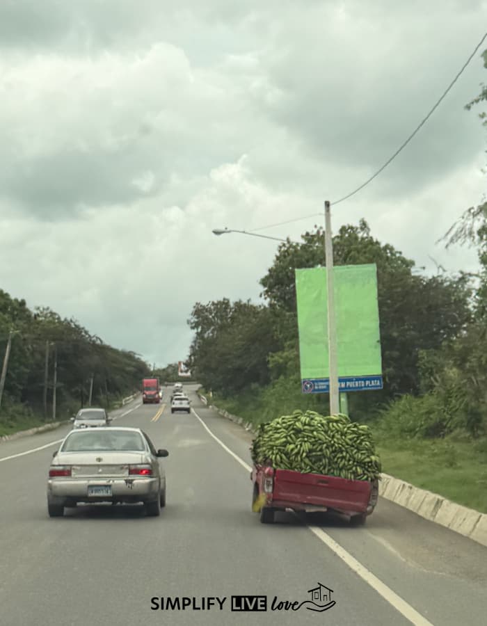 lane lines are suggestions in the Domincan Republic