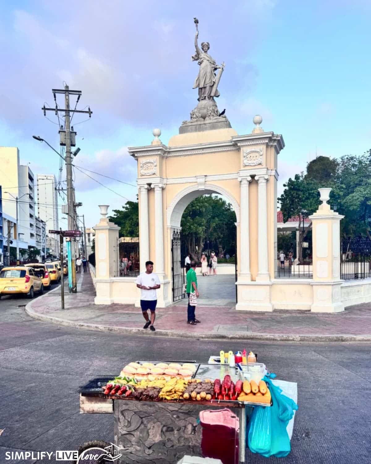 food cart outside the gate in Cartagena