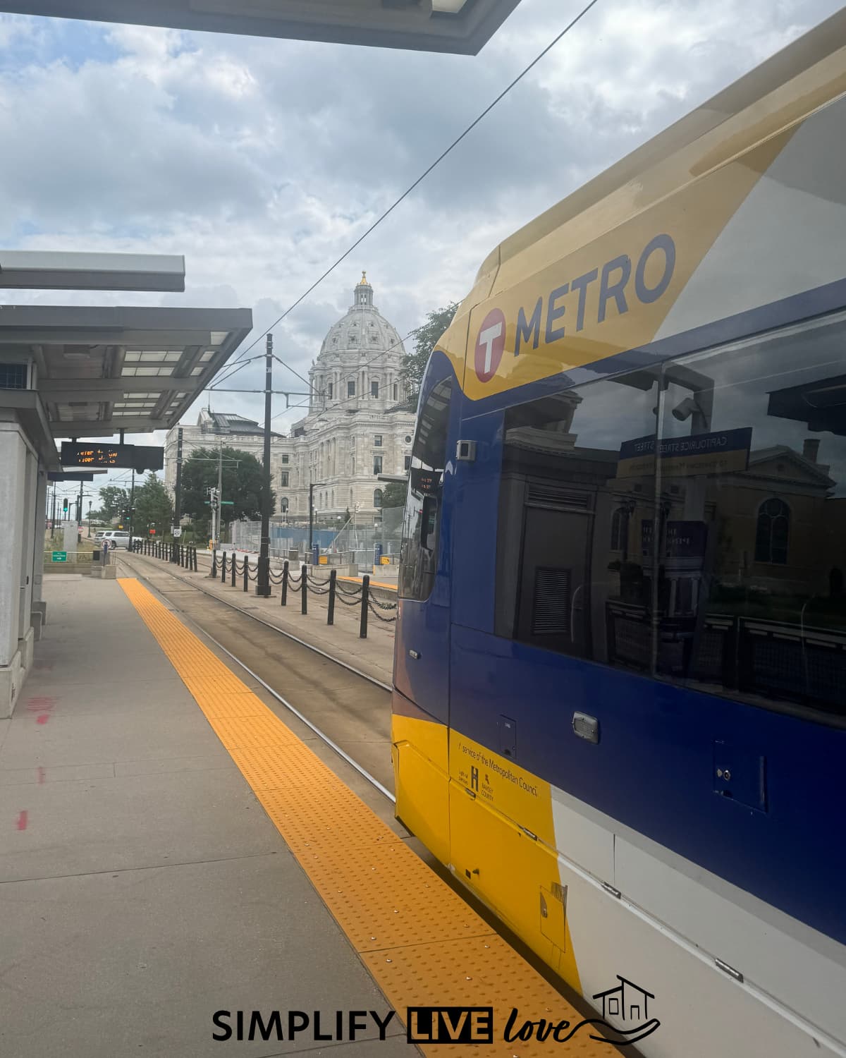 taking MN metro from MOA to MN capitol in St Paul